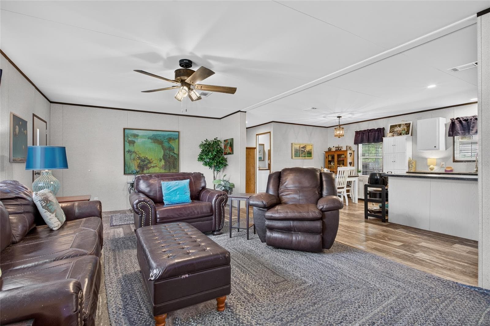 Manufactured Home at 79 NE 91ST ST, BRANFORD, photo 13 of 43