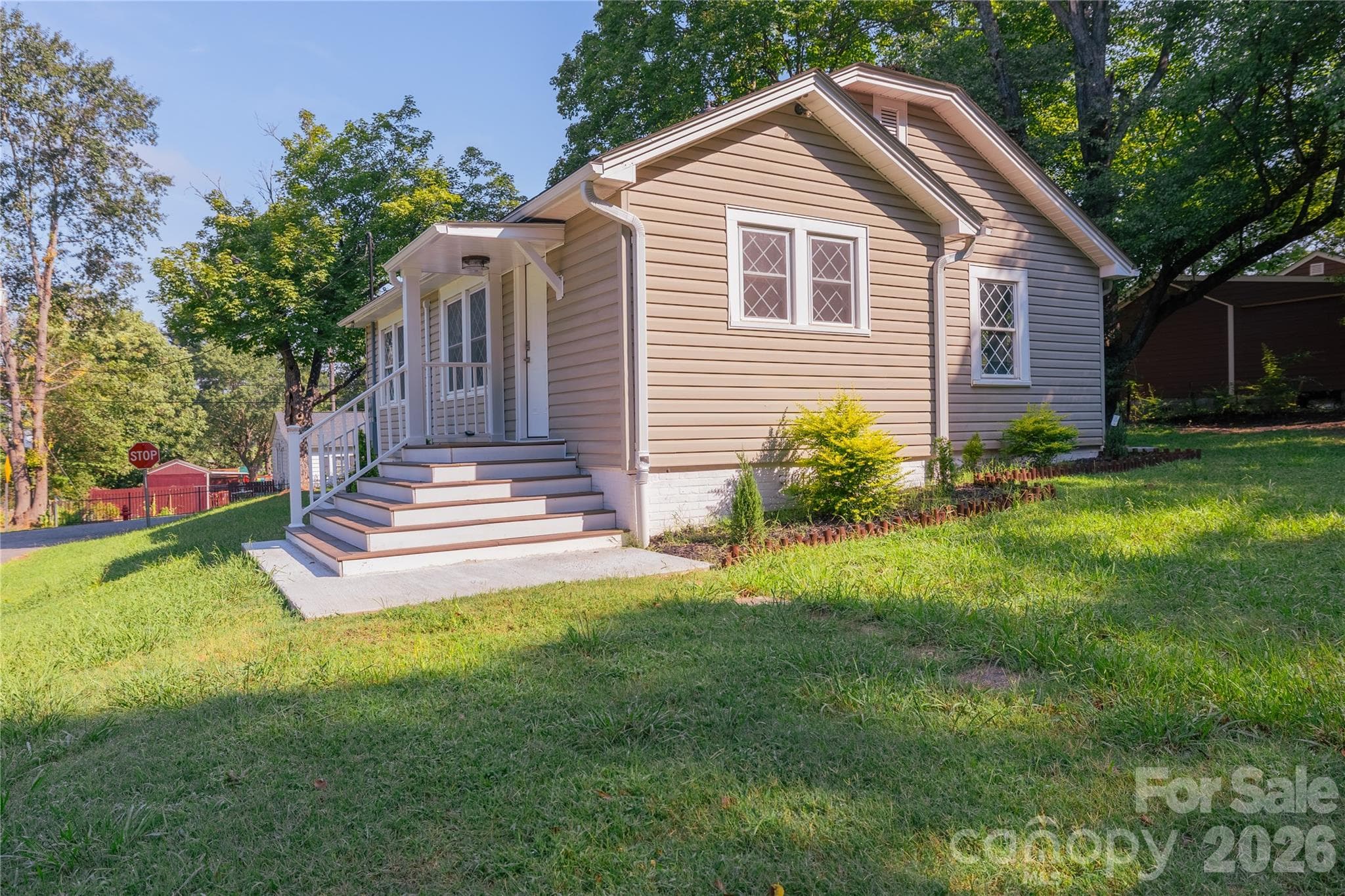 Single Family Residence at 701 Betty Street, Gastonia, photo 3 of 28