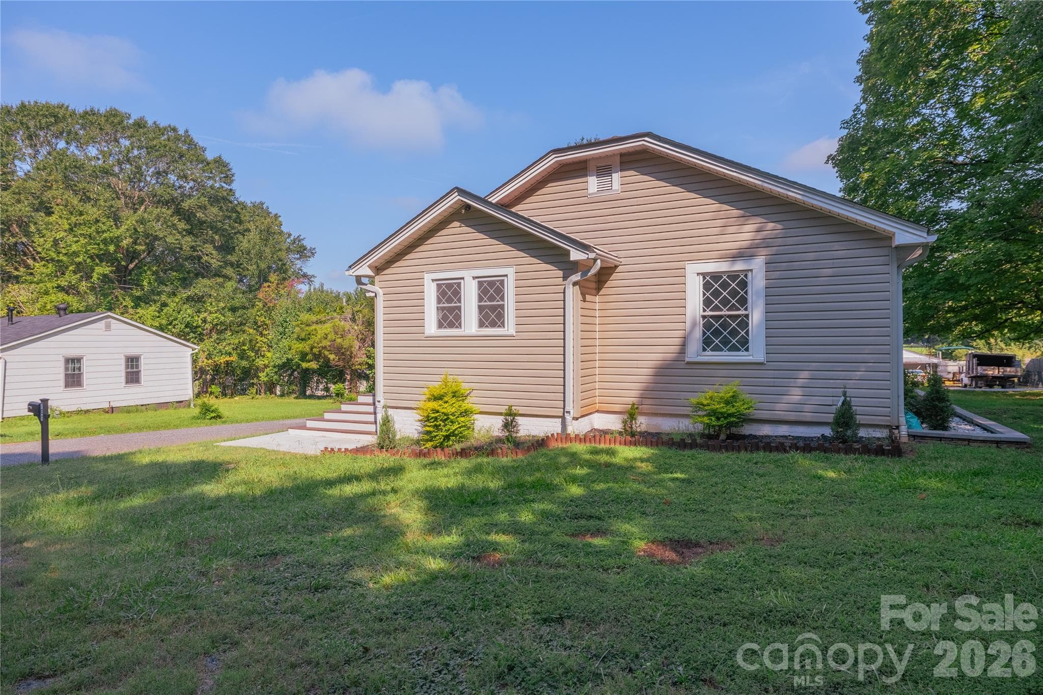 Single Family Residence at 701 Betty Street, Gastonia, photo 4 of 28