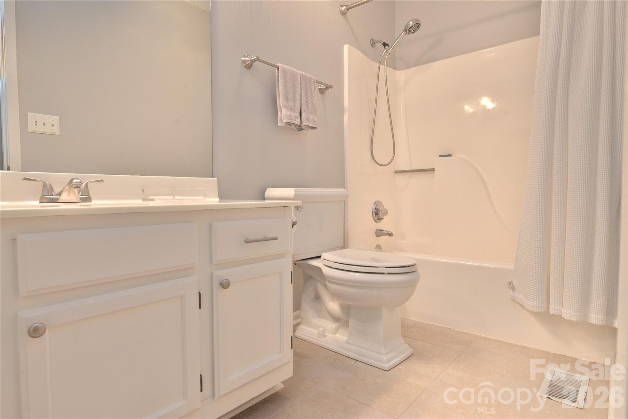 full bath upstairs2 - 7615 Woods Lane, Cornelius