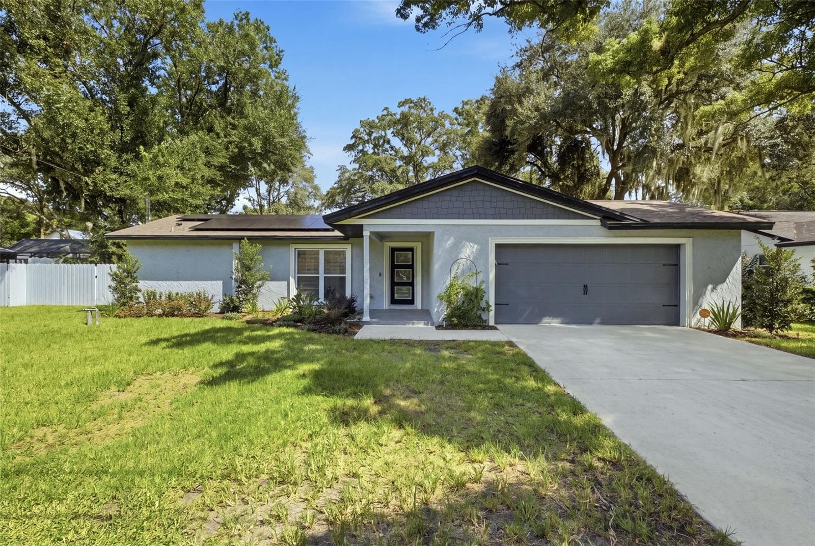 2005 RUSSELL DR