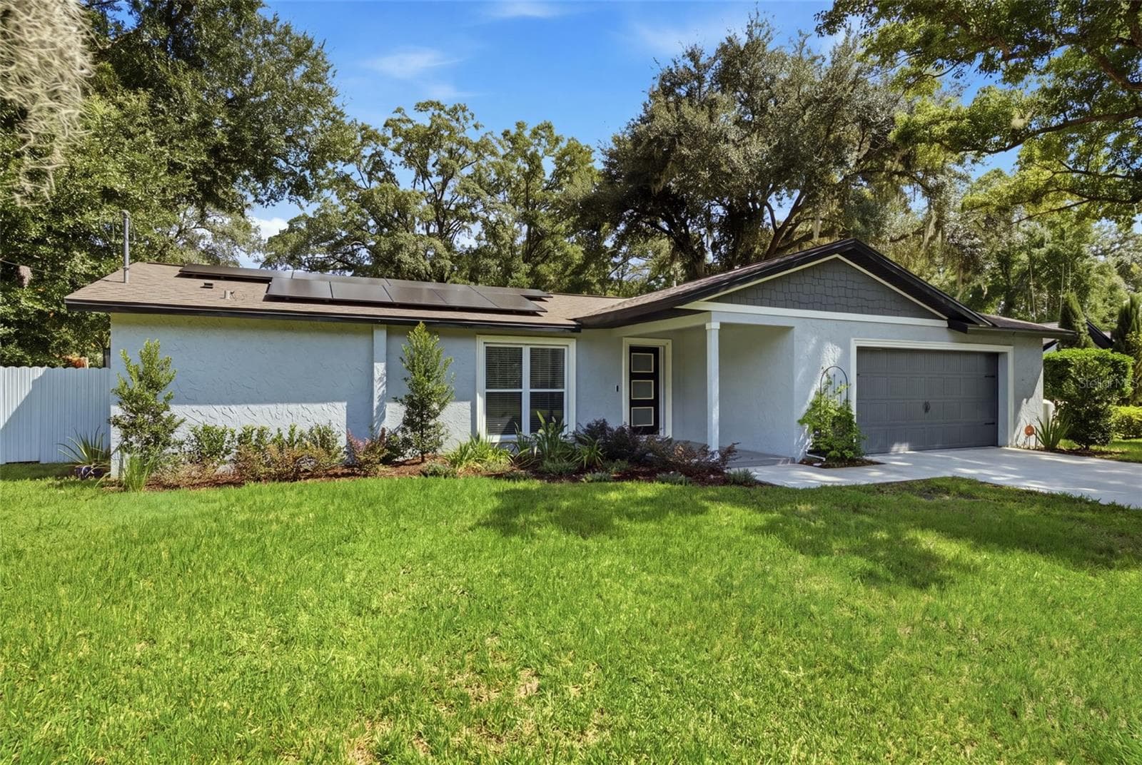 Single Family Residence at 2005 RUSSELL DR, TAMPA, photo 2 of 49