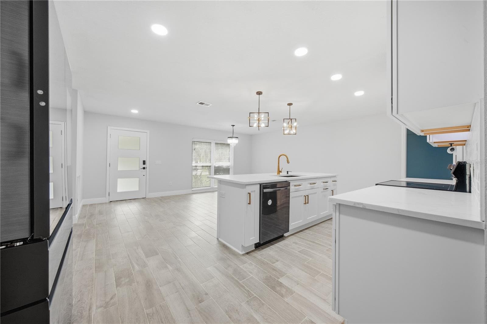 Single Family Residence at 2005 RUSSELL DR, TAMPA, photo 9 of 49