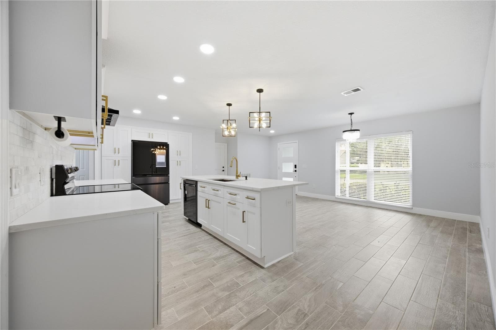 Single Family Residence at 2005 RUSSELL DR, TAMPA, photo 11 of 49
