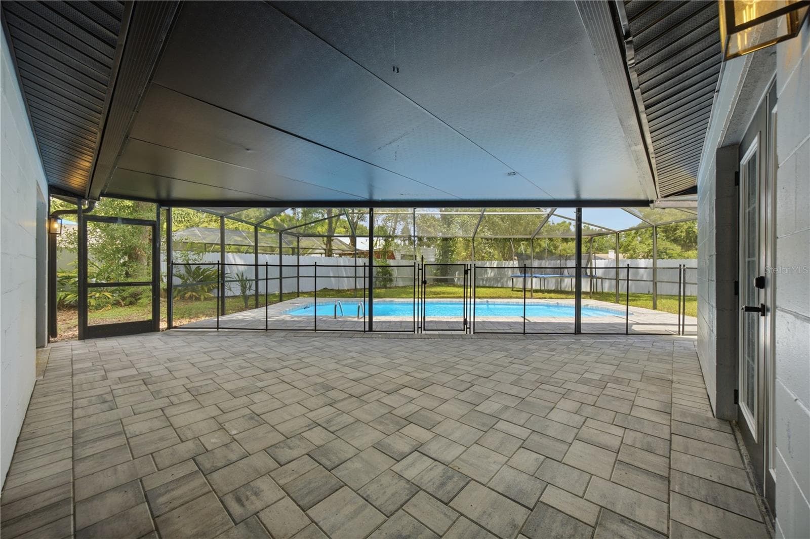 Single Family Residence at 2005 RUSSELL DR, TAMPA, photo 31 of 49
