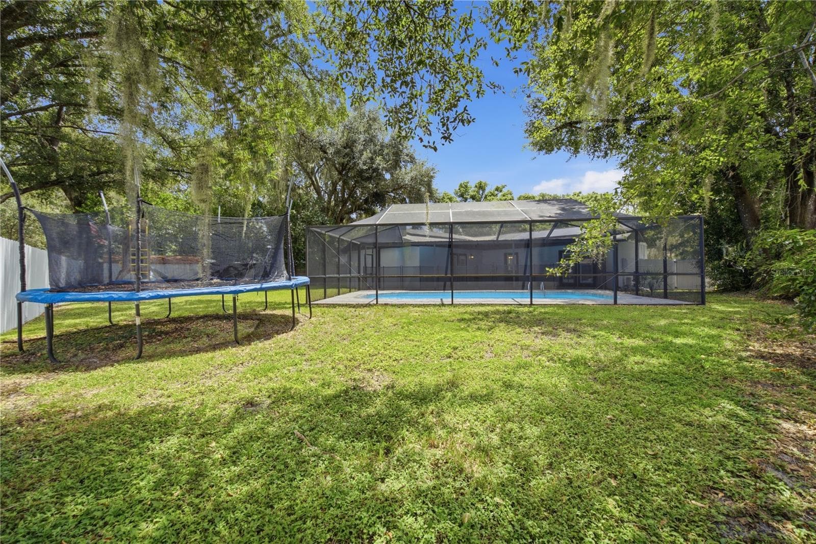 Single Family Residence at 2005 RUSSELL DR, TAMPA, photo 38 of 49