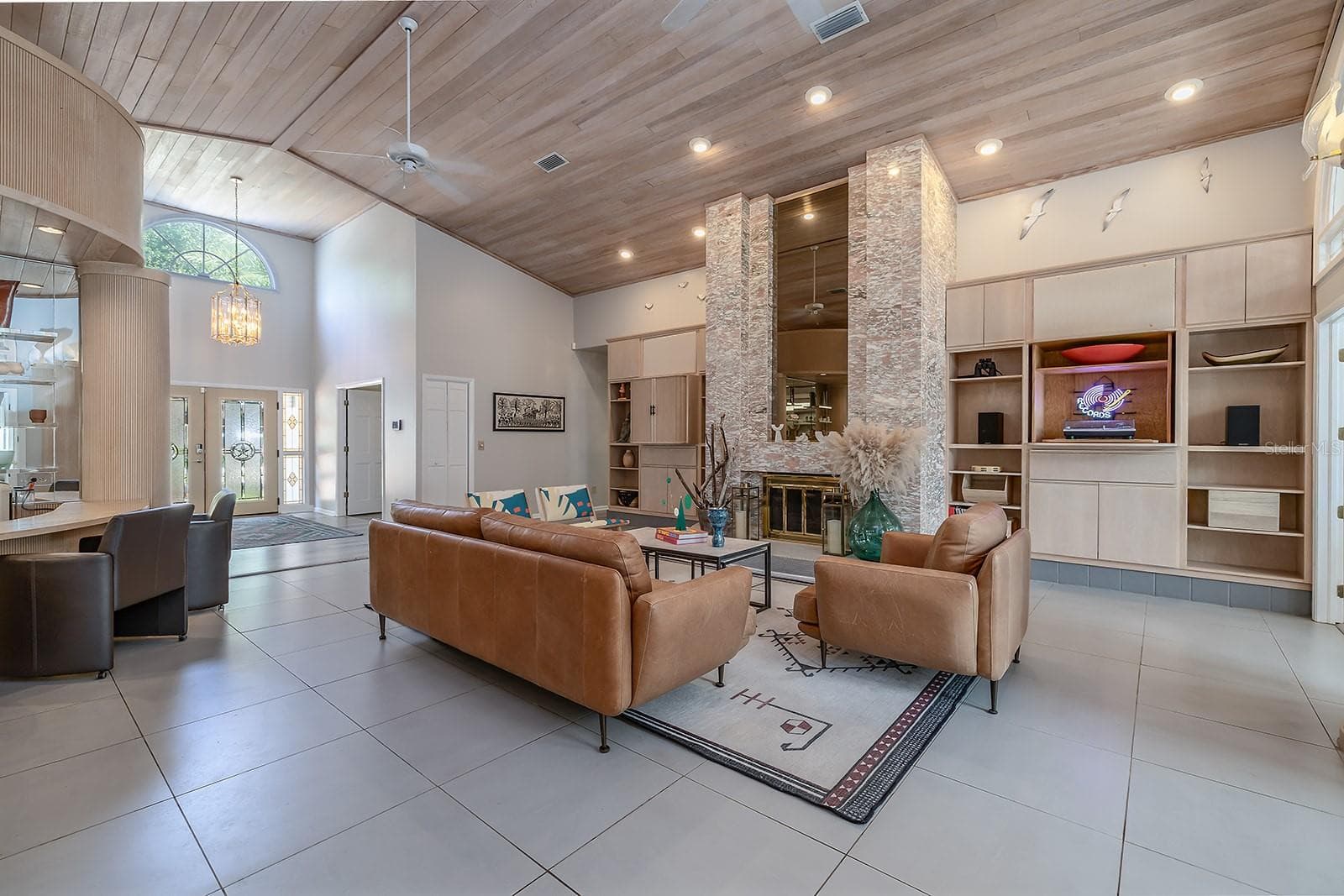 Single Family Residence at 101 N ST ANDREWS DR, ORMOND BEACH, photo 2 of 39
