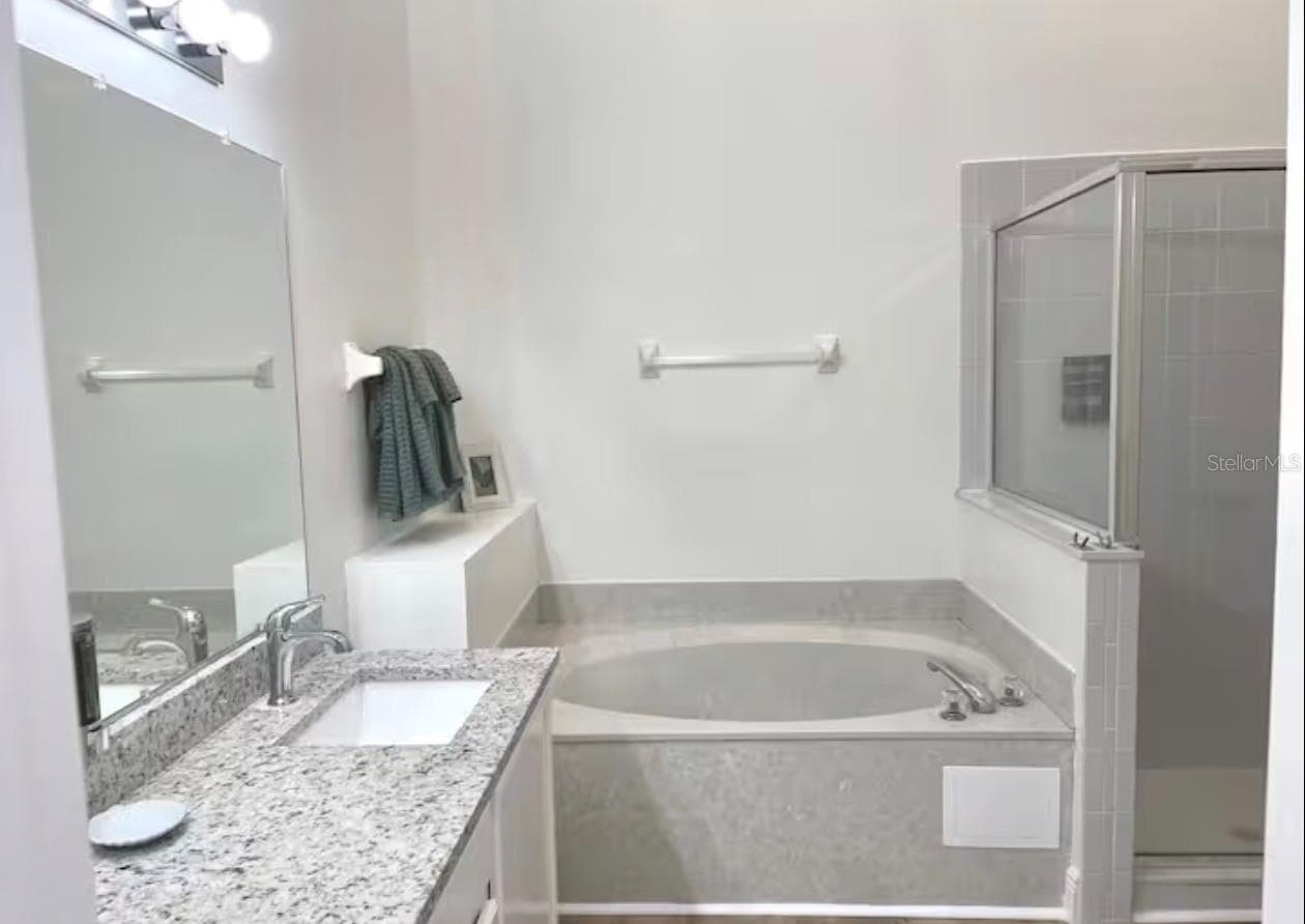 Single Family Residence at 522 ROCHESTER LOOP, DAVENPORT, photo 13 of 17