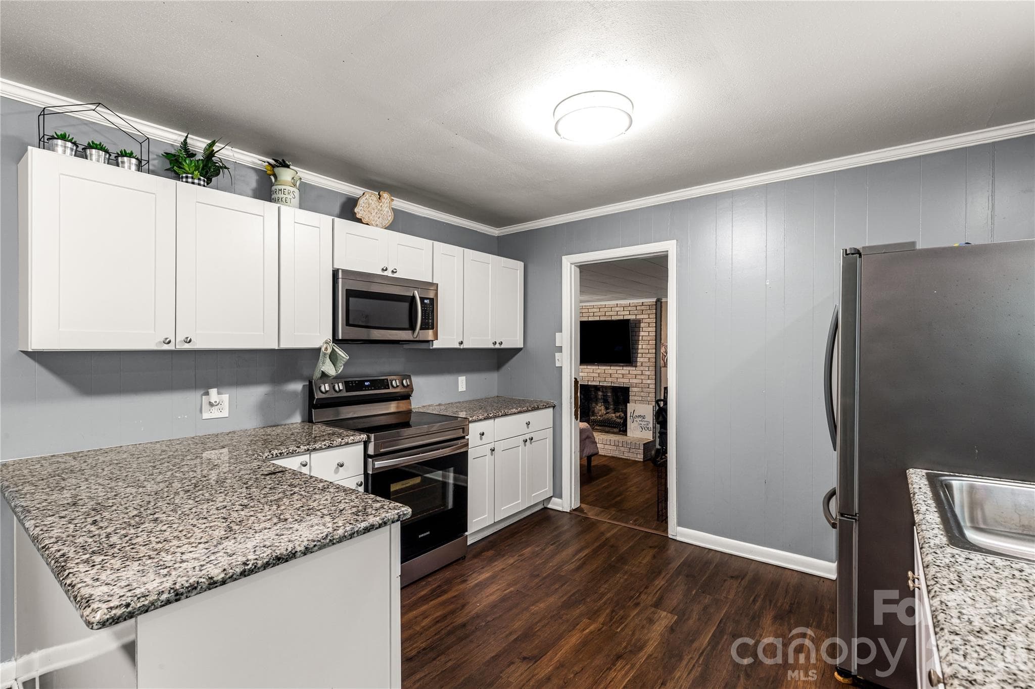 Single Family Residence at 1747 Williams Circle, Lancaster, photo 2 of 17