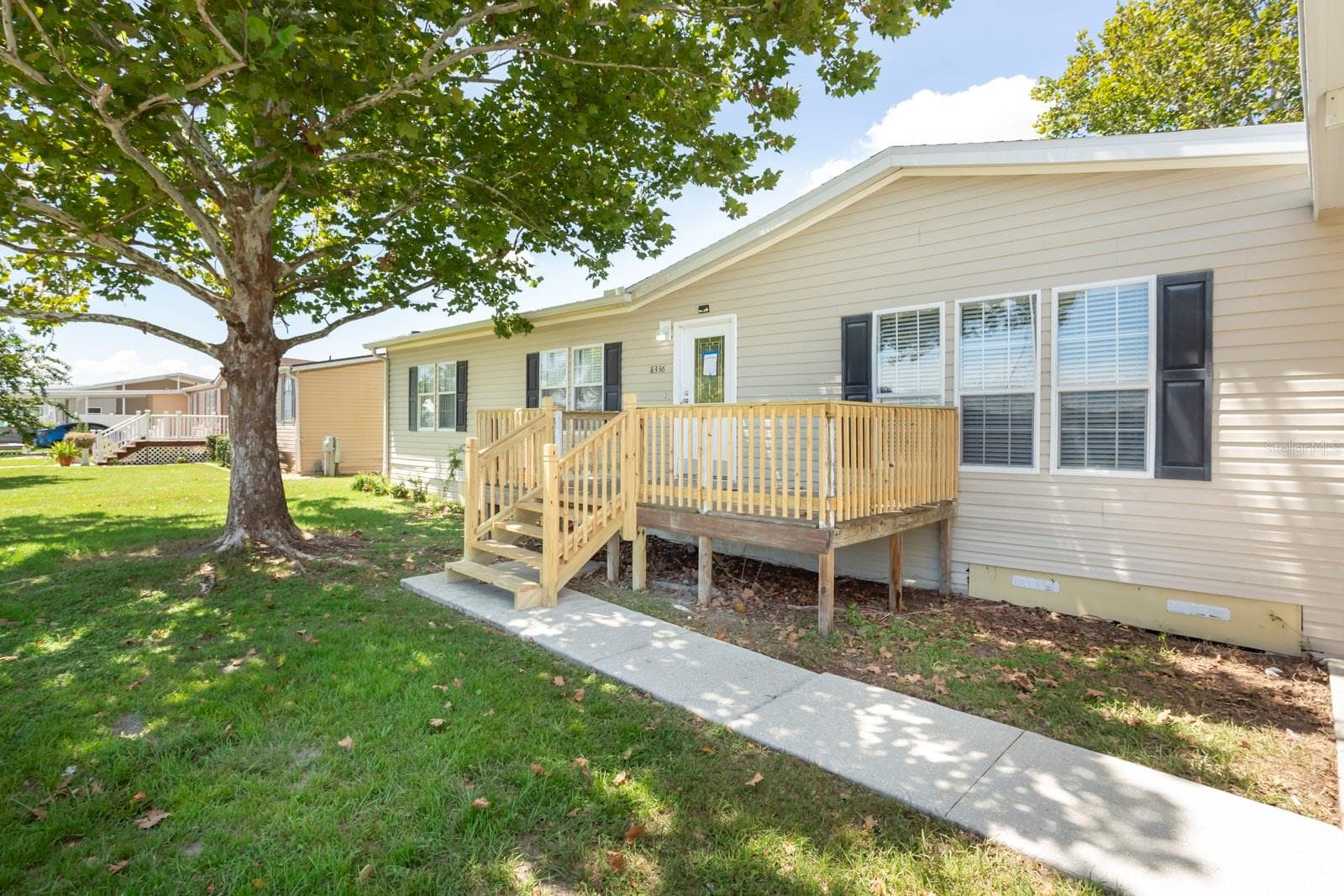 Manufactured Home at 8336 CHANCE DR, LAKELAND, photo 3 of 37