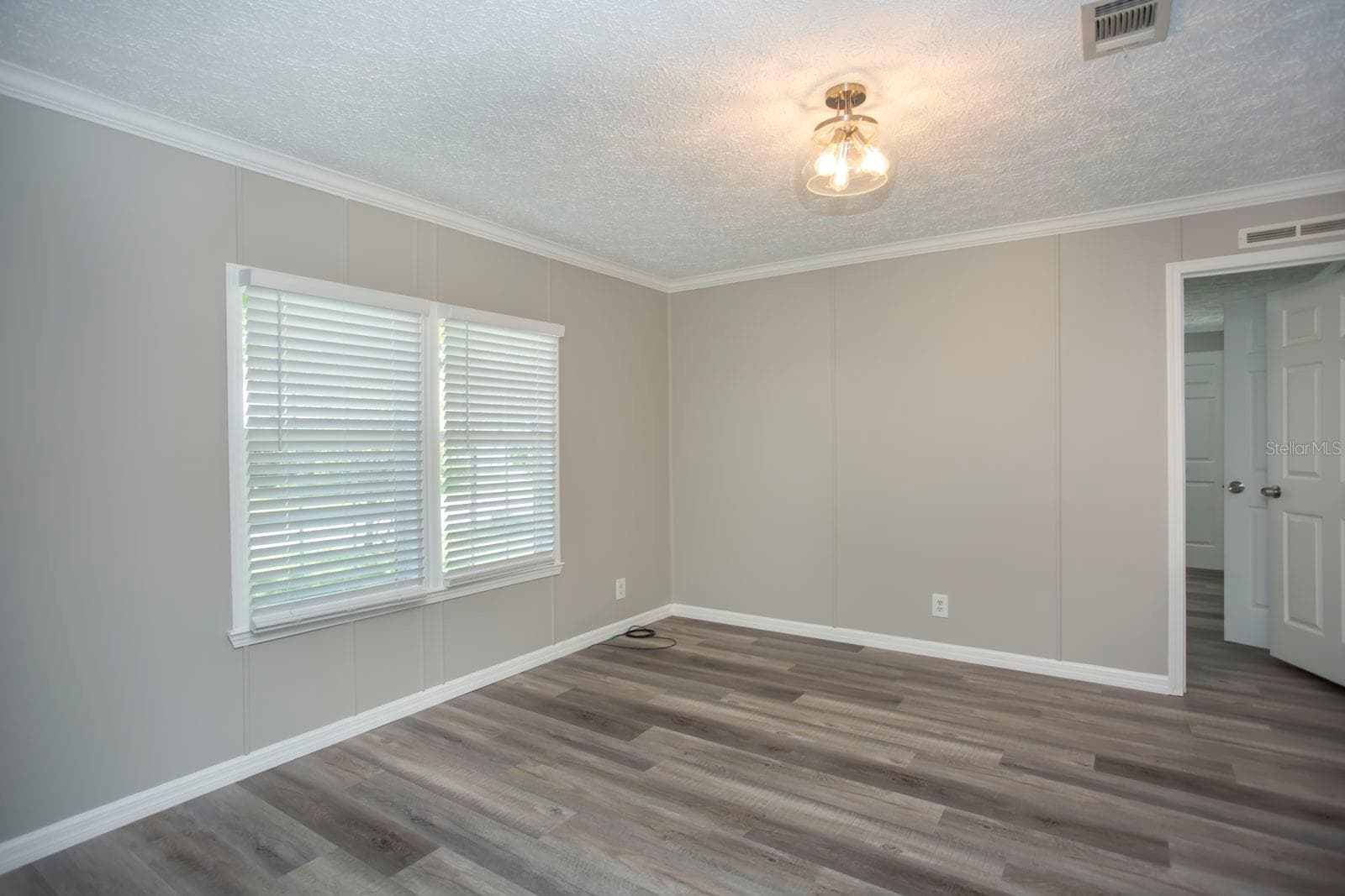Manufactured Home at 8336 CHANCE DR, LAKELAND, photo 9 of 37