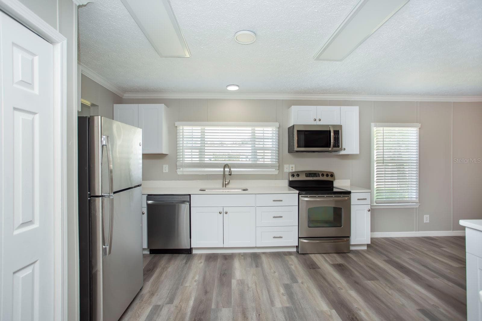 Manufactured Home at 8336 CHANCE DR, LAKELAND, photo 15 of 37