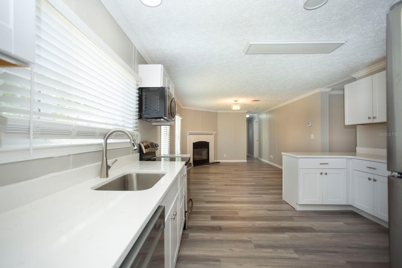 Manufactured Home at 8336 CHANCE DR, LAKELAND, photo 16 of 37