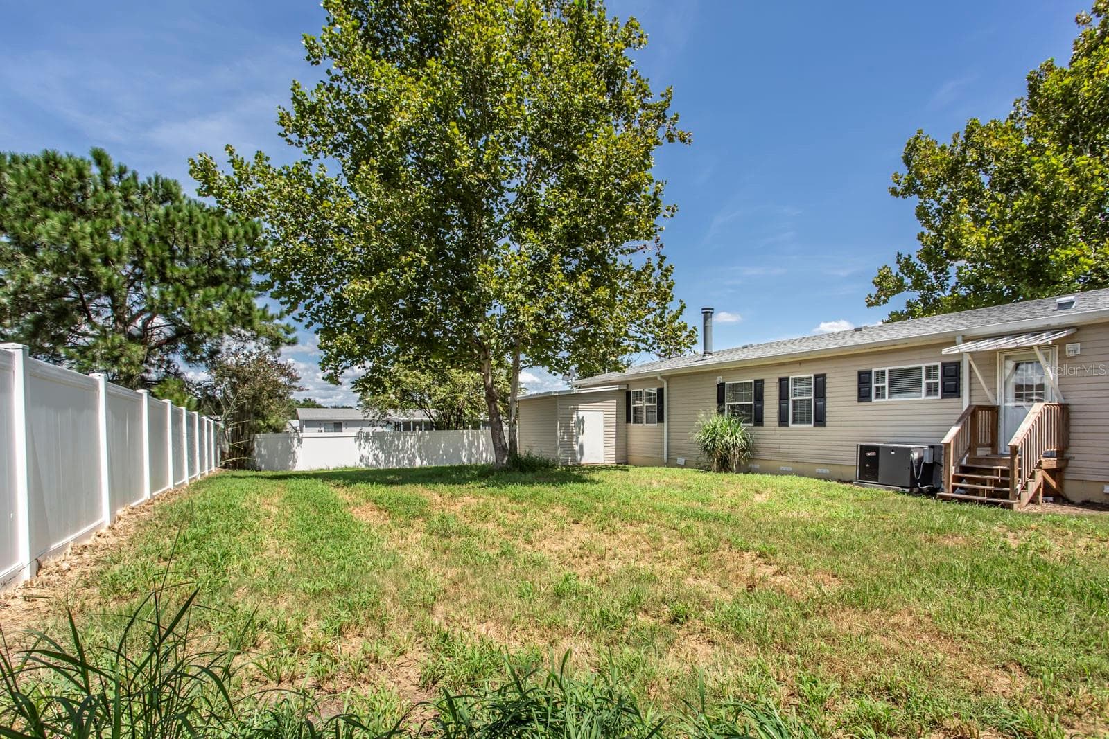 Manufactured Home at 8336 CHANCE DR, LAKELAND, photo 36 of 37