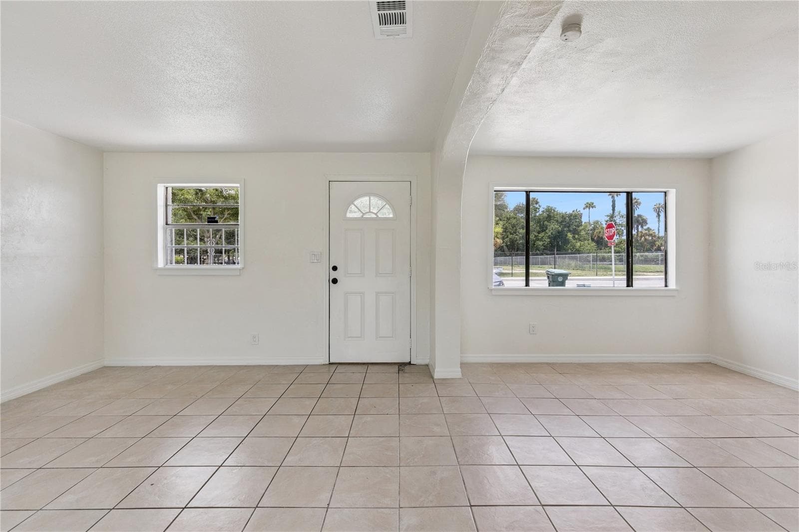 Entry Way Overlooking the Living Room - 875 LOOMIS AVE, DAYTONA BEACH