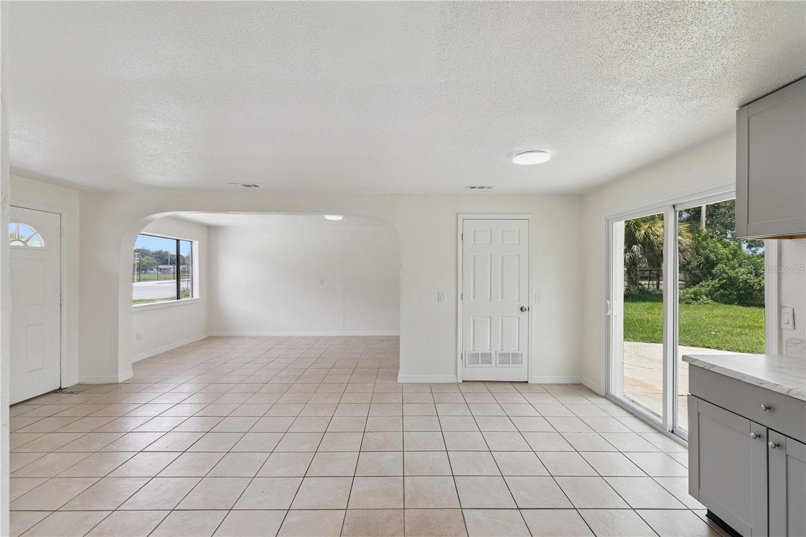 Open Concept Layout - 875 LOOMIS AVE, DAYTONA BEACH