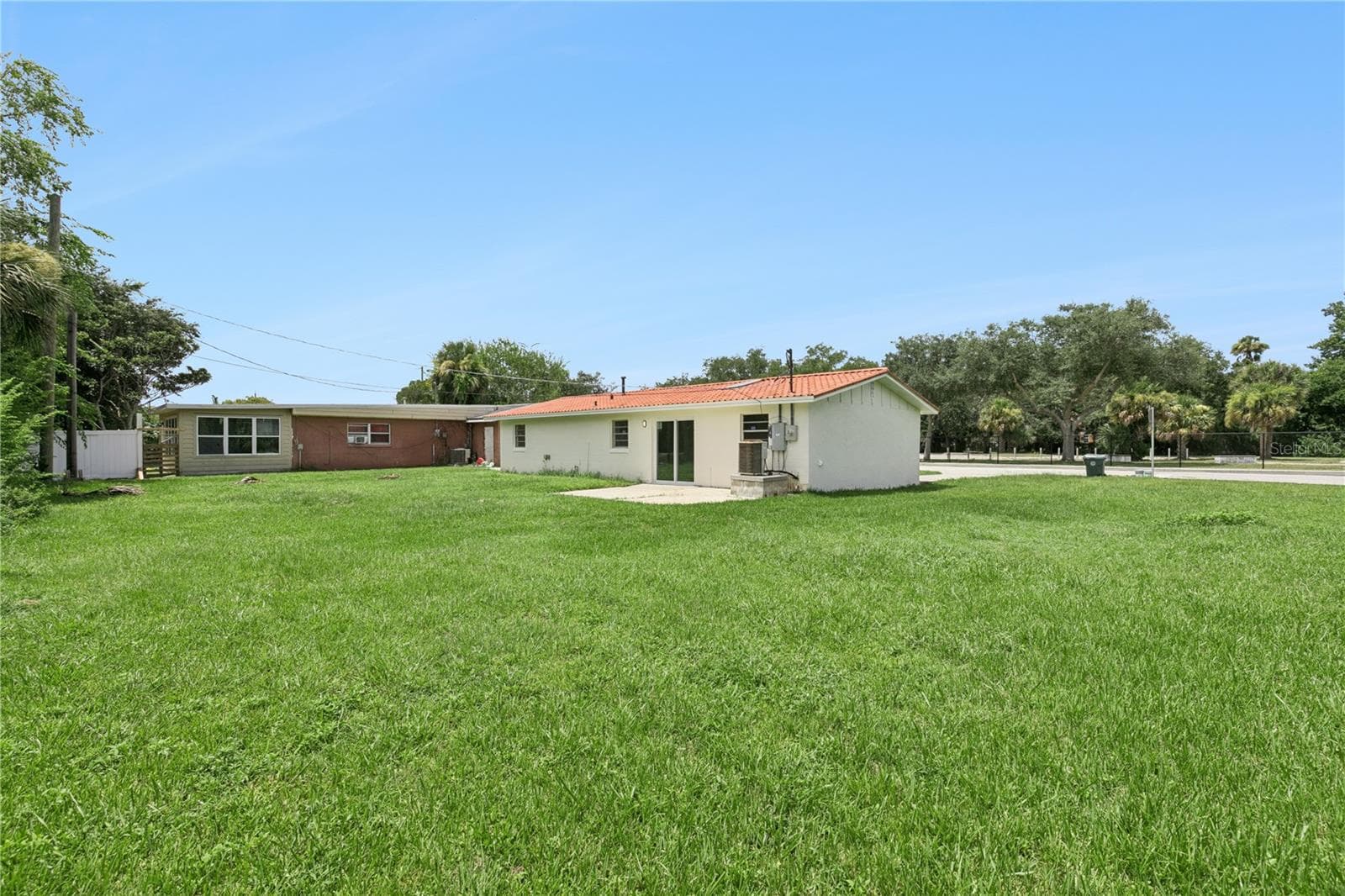 Oversized Backyard - 875 LOOMIS AVE, DAYTONA BEACH