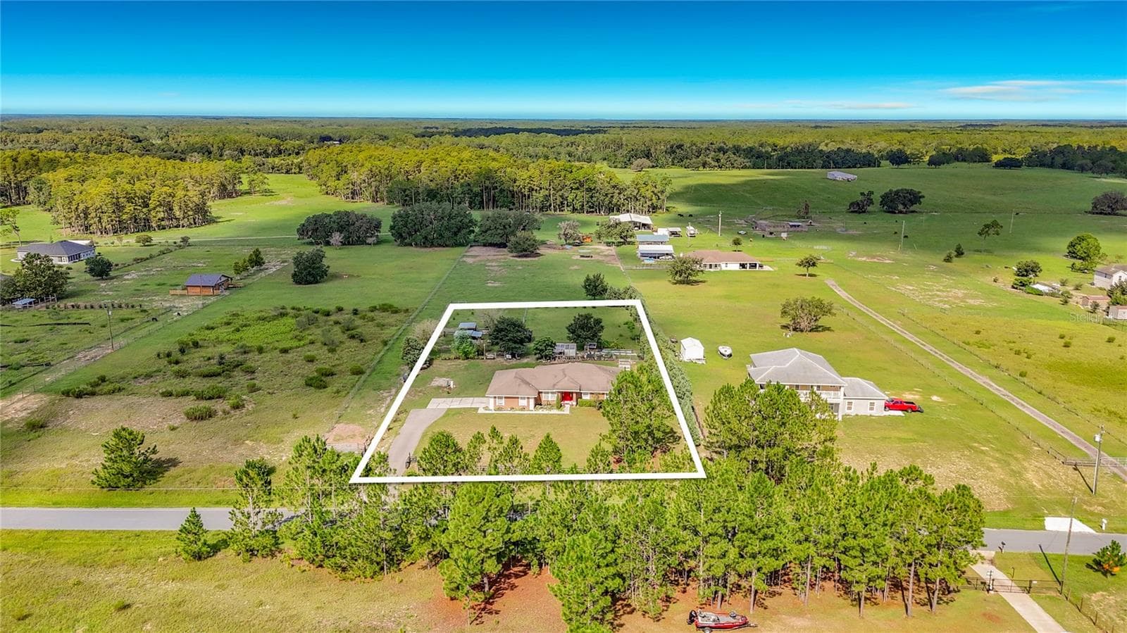 Beautiful surroundings. - 18030 BAYAMON AVE, POLK CITY