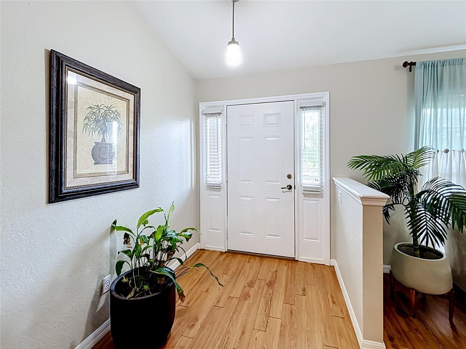 Entry way. - 18030 BAYAMON AVE, POLK CITY
