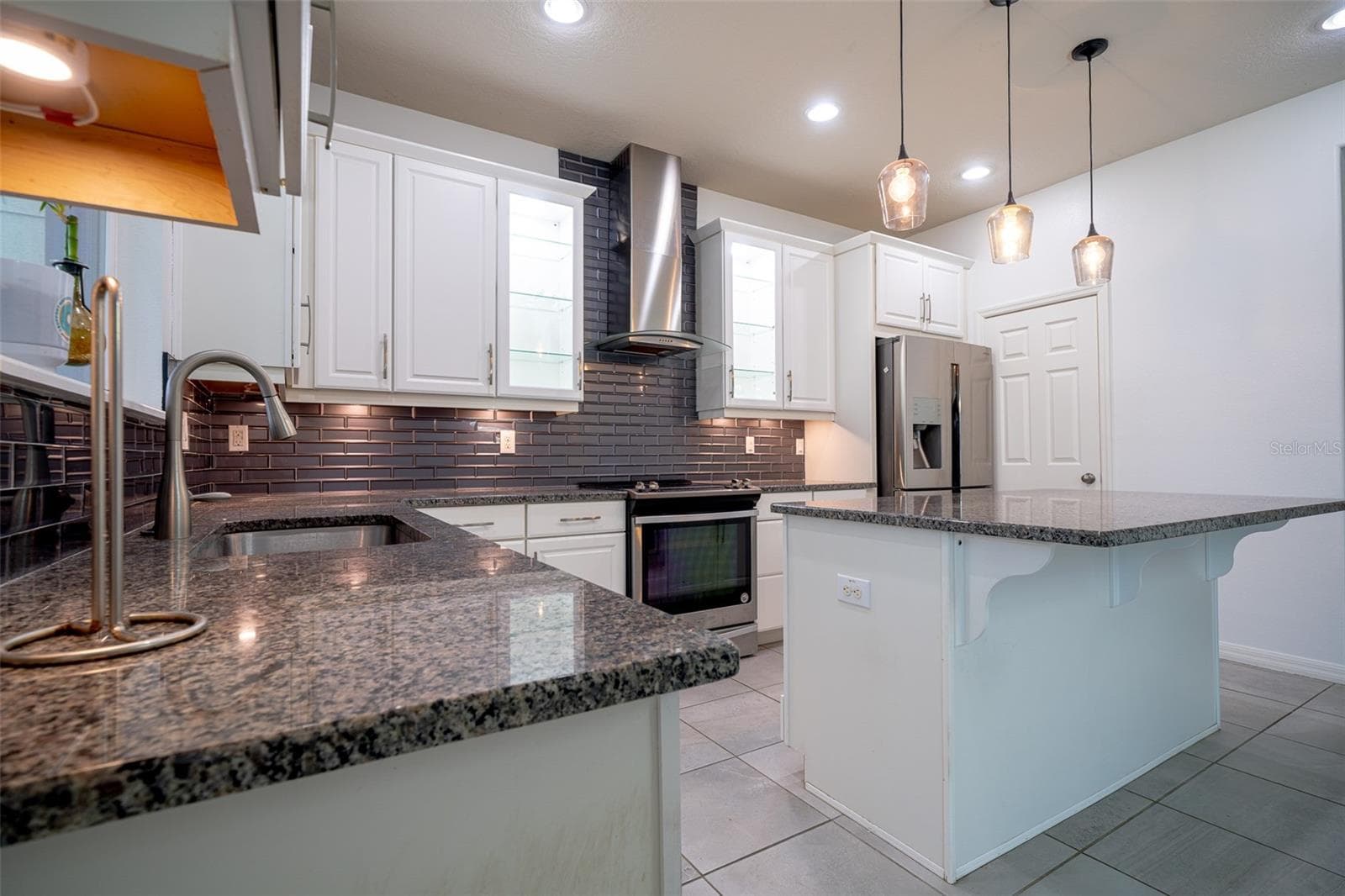 Single Family Residence at 2510 AMATI DR, KISSIMMEE, photo 7 of 51