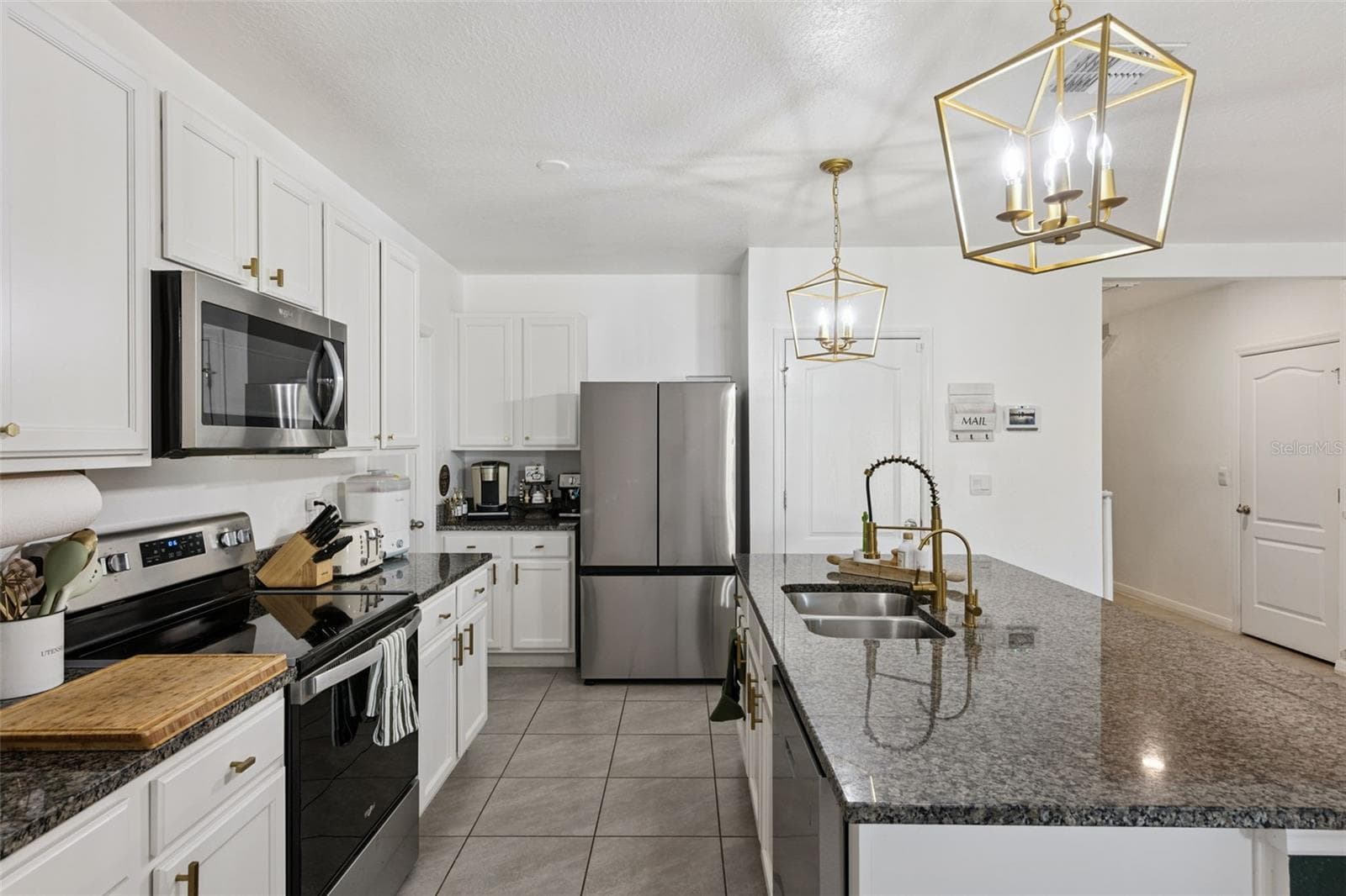 Single Family Residence at 3676 SUNGROVE CIR, SANFORD, photo 7 of 47