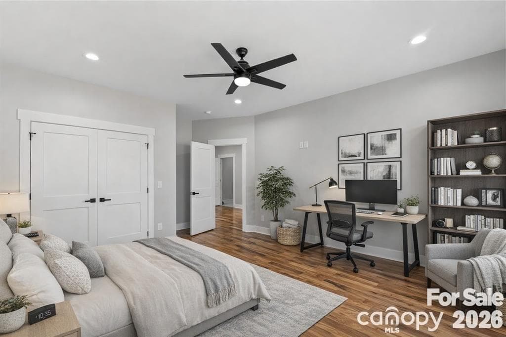 First Bedroom - 543 30th Avenue NW, Hickory