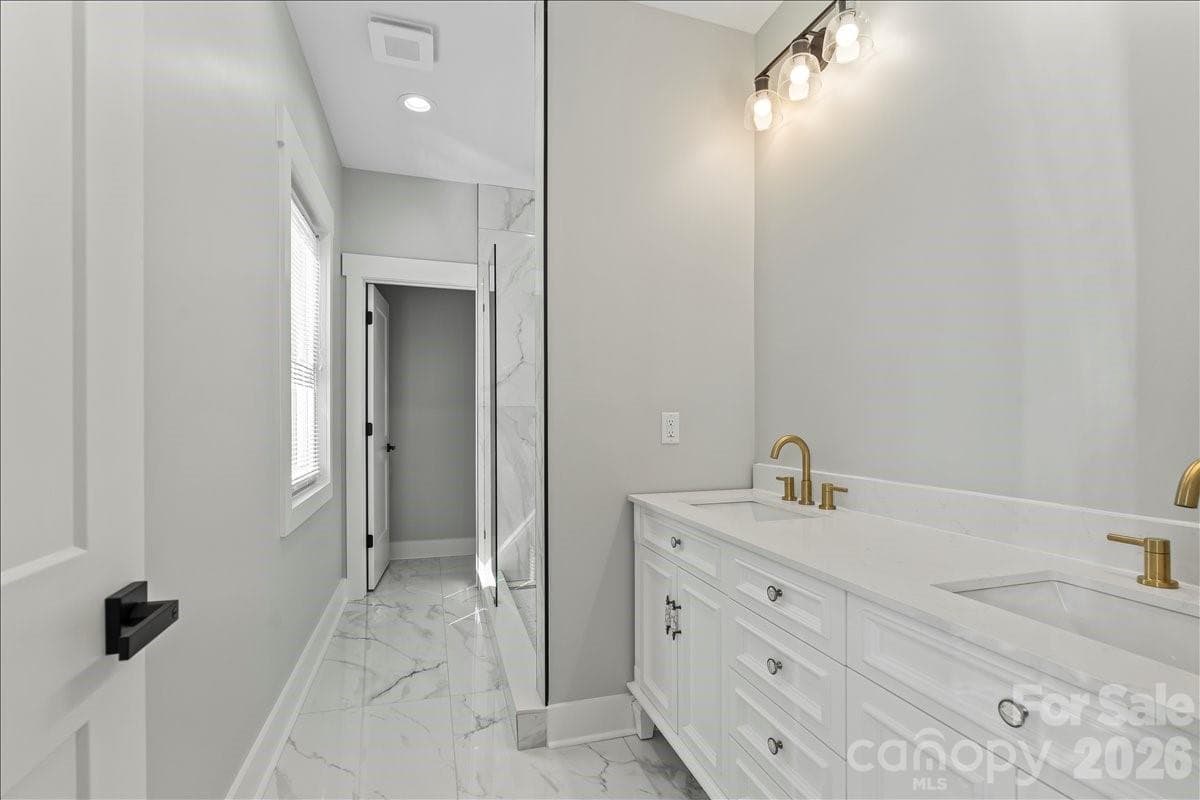 primary bathroom - 543 30th Avenue NW, Hickory