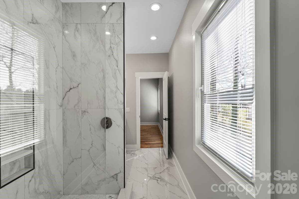 primary bathroom - 543 30th Avenue NW, Hickory