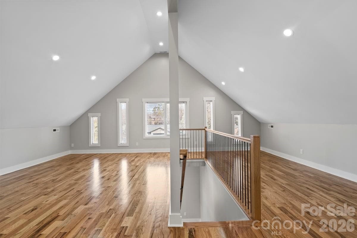 upstairs flex space - 543 30th Avenue NW, Hickory