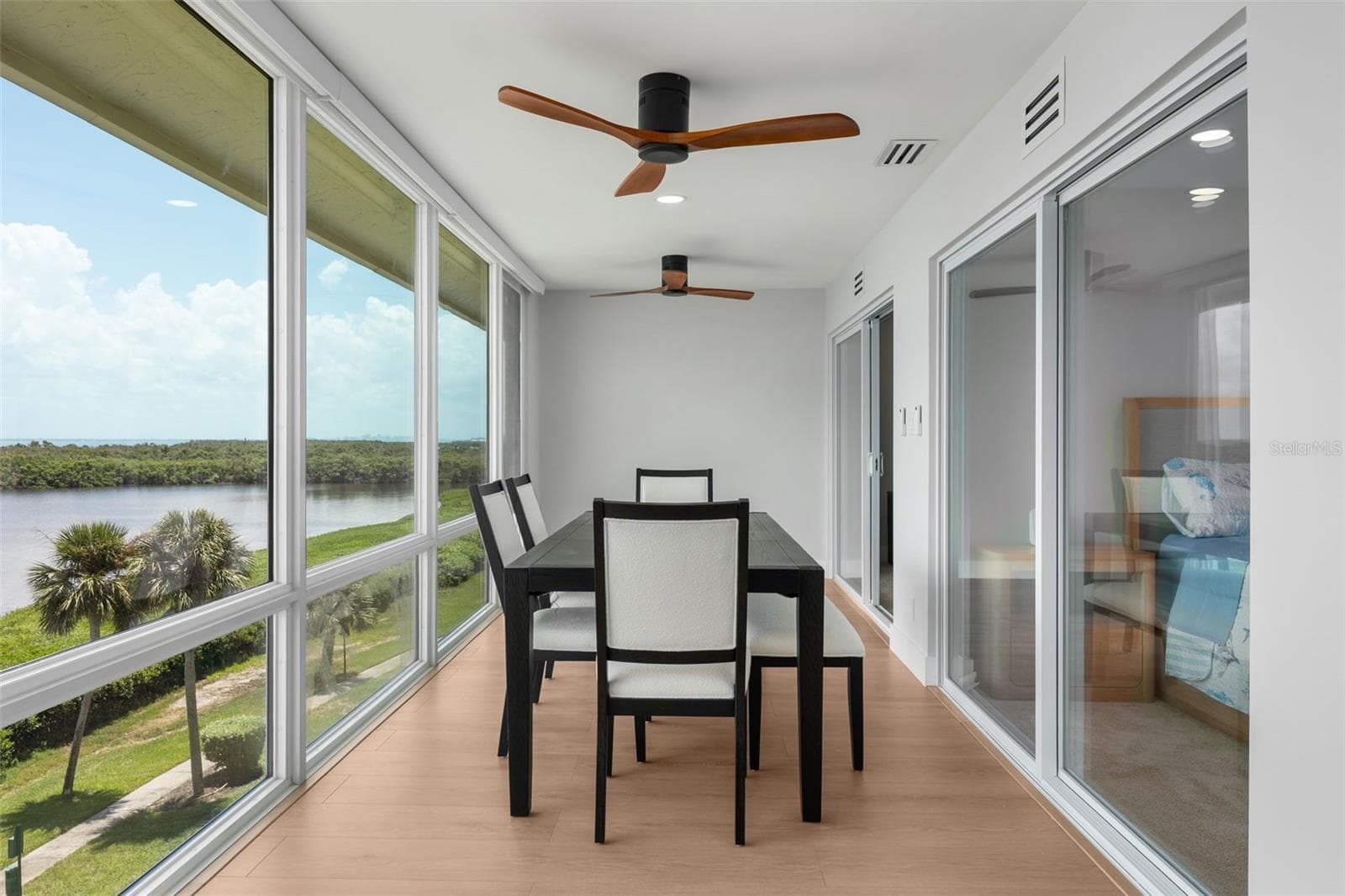 AIR CONDITIONED FLORIDA ROOM - 4800 GULF OF MEXICO DR #PH 3, LONGBOAT KEY