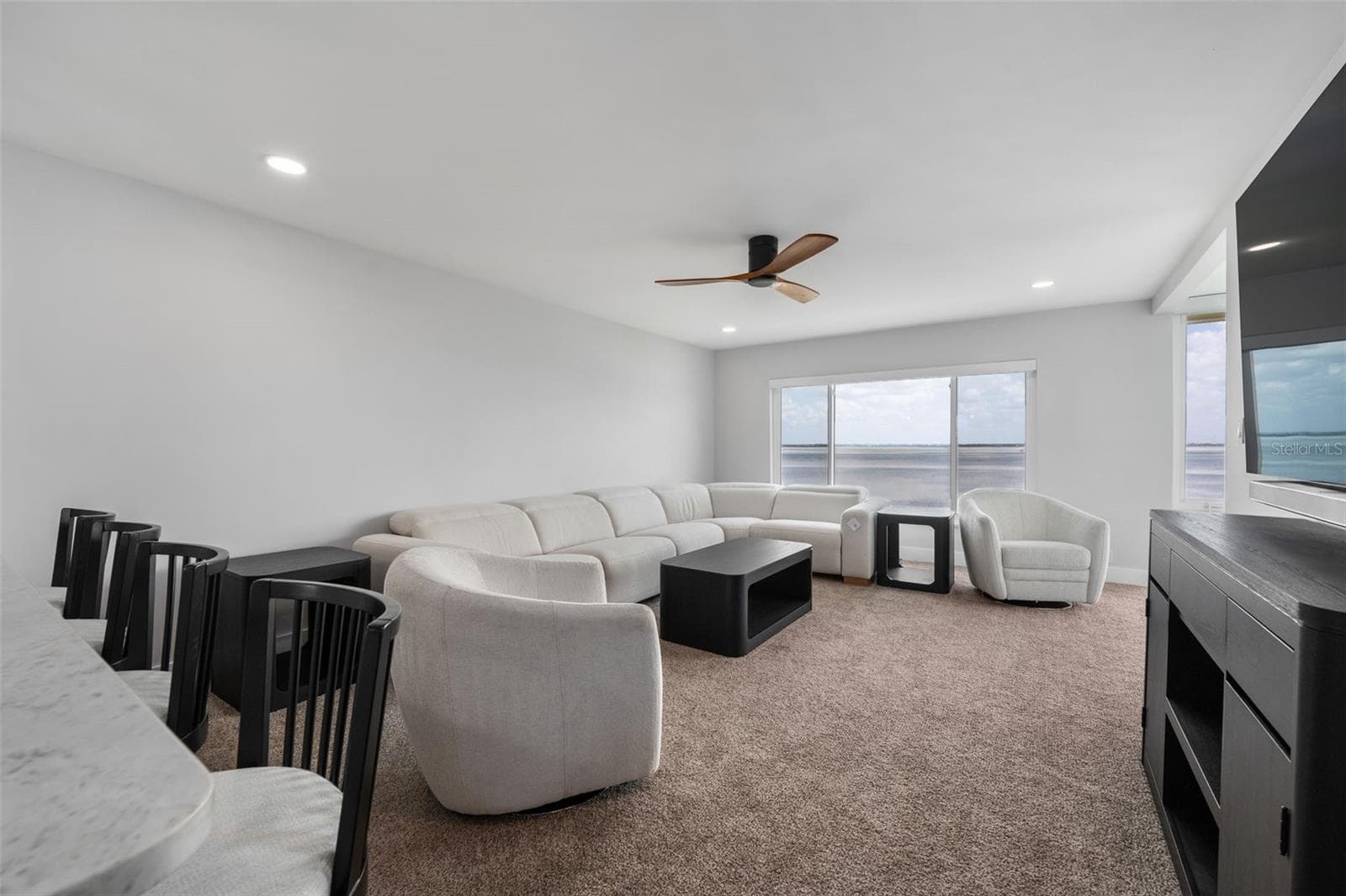 LIVING ROOM - 4800 GULF OF MEXICO DR #PH 3, LONGBOAT KEY