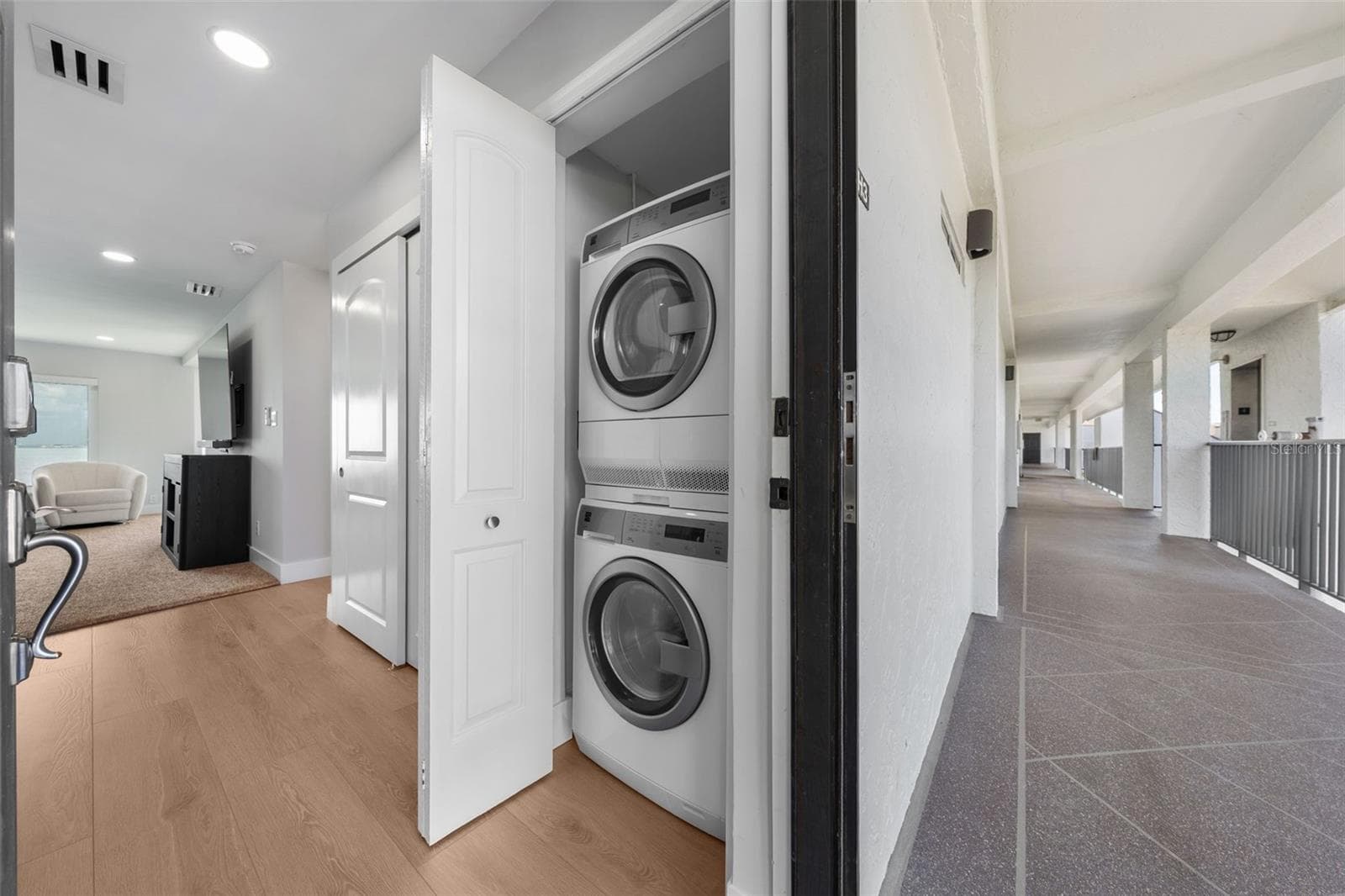 IN UNIT WASHER DRYER - 4800 GULF OF MEXICO DR #PH 3, LONGBOAT KEY