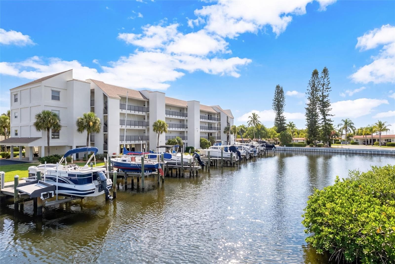 BOAT SLIPS - 4800 GULF OF MEXICO DR #PH 3, LONGBOAT KEY