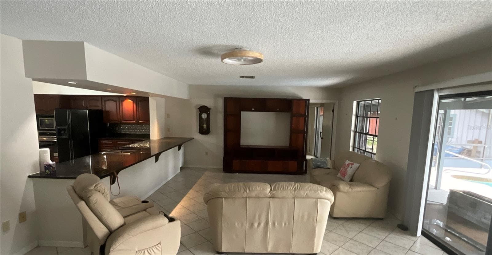 Family Room - 2430 W COUNTY ROAD 44, EUSTIS