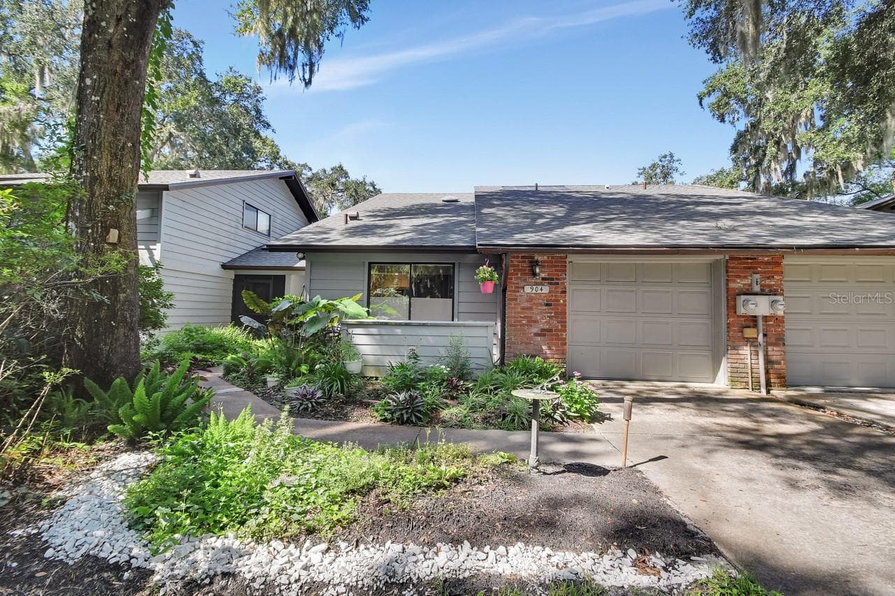 904 VILLAGE GREEN RD #3