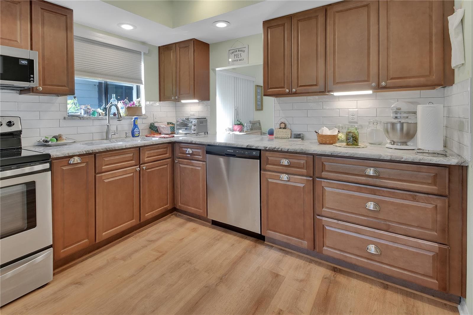 Condominium at 904 VILLAGE GREEN RD #3, DELAND, photo 11 of 29