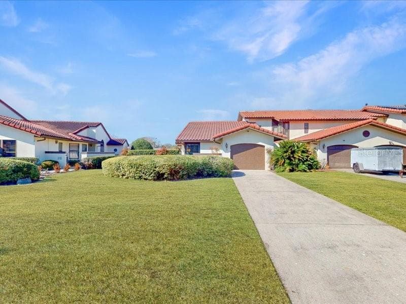 That driveway !! - 118 COVENTRY LN, HAINES CITY