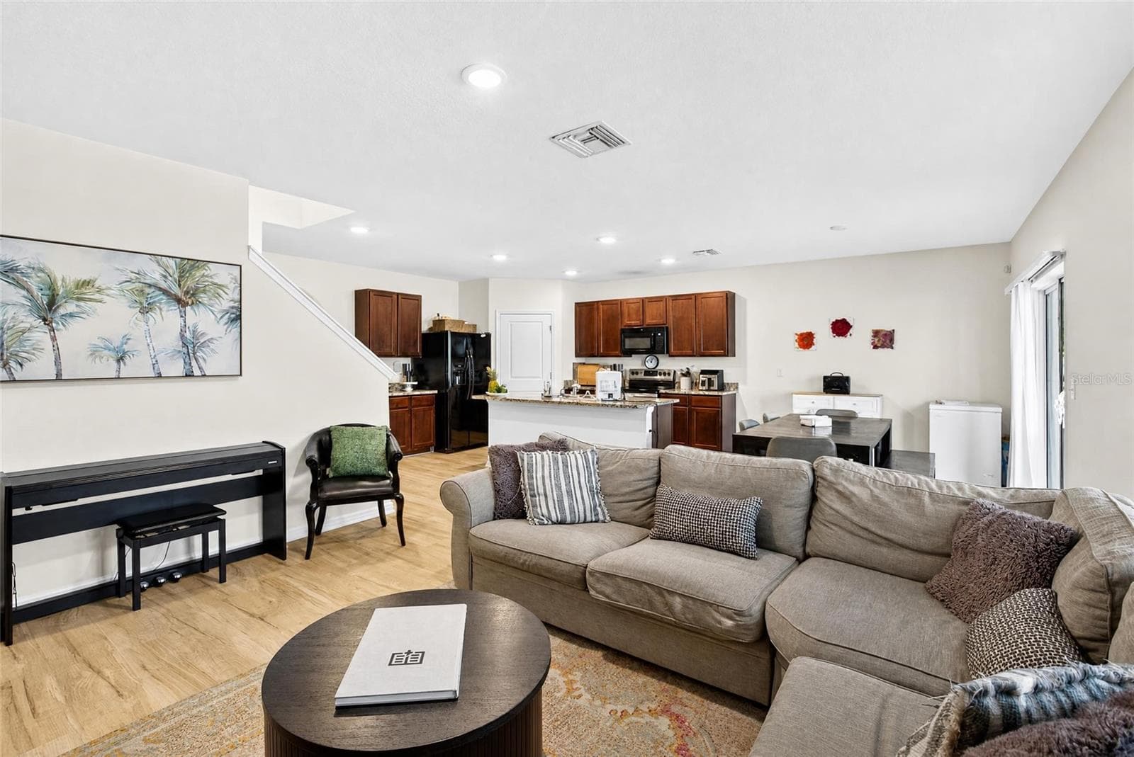 Living Room - 8219 BILSTON VILLAGE LN, GIBSONTON