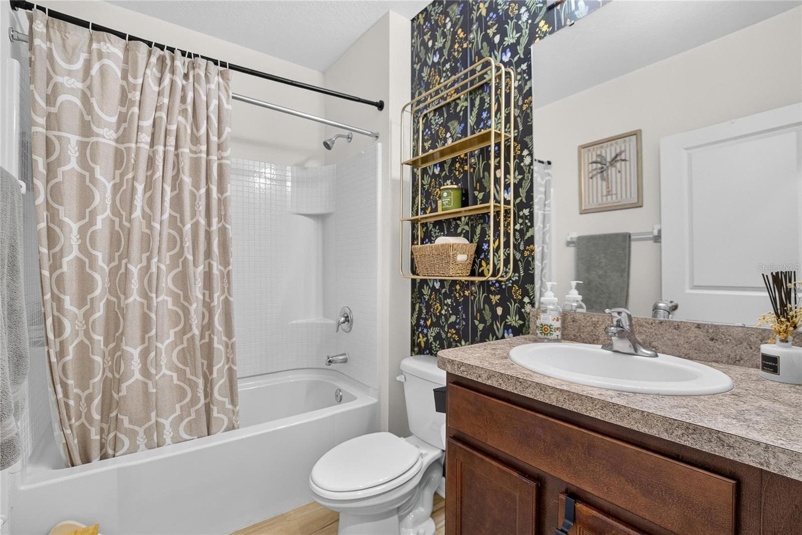 Full Bath 2 - 8219 BILSTON VILLAGE LN, GIBSONTON
