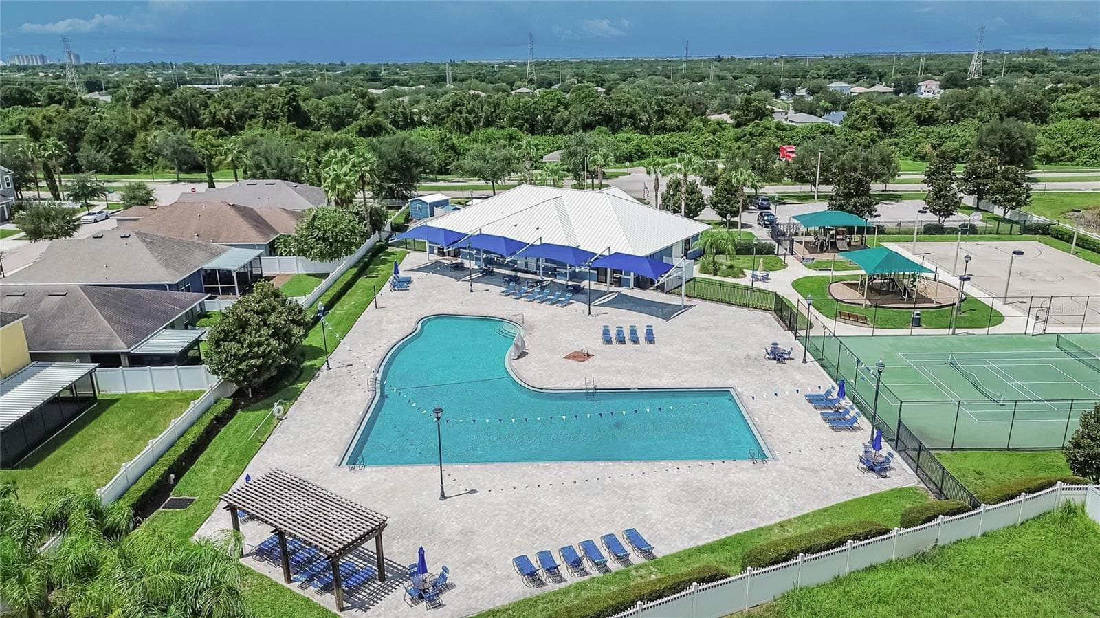 Clubhouse and amenities - 8219 BILSTON VILLAGE LN, GIBSONTON