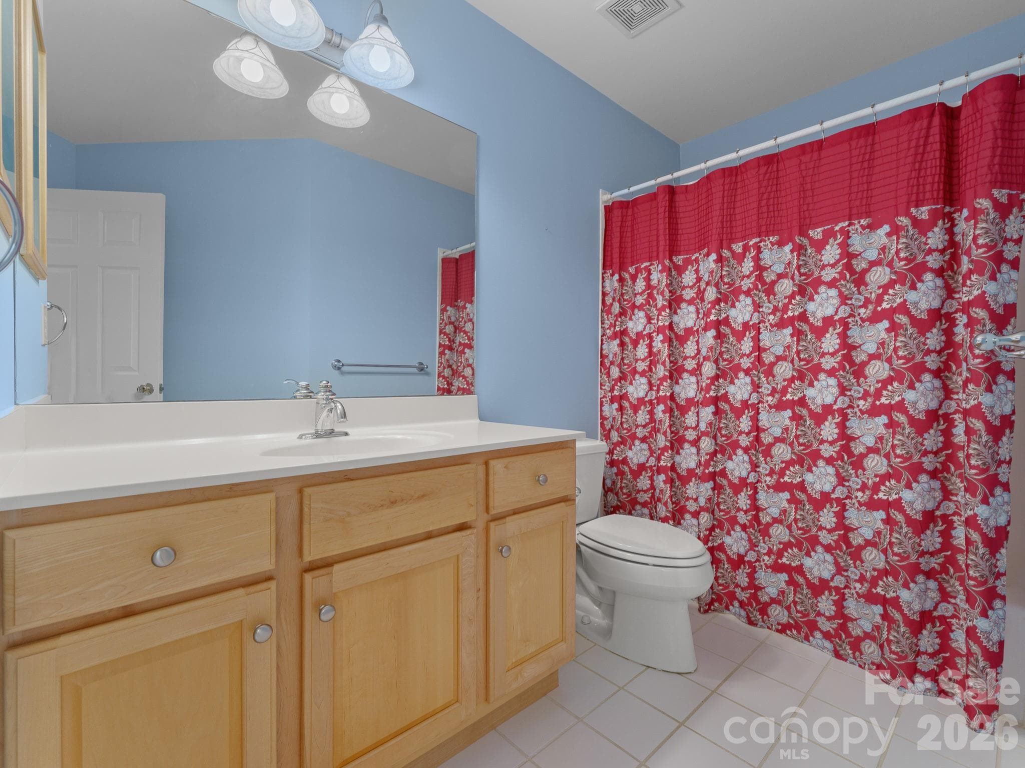 Full Bathroom Upstairs - 47 Ridgetop Circle, Brevard