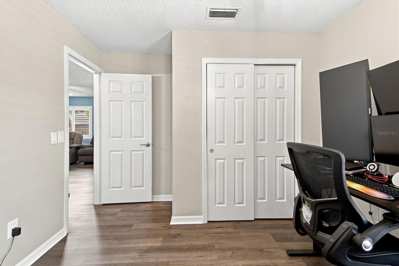 Villa at 1339 LAJOLLA CIR, THE VILLAGES, photo 9 of 31