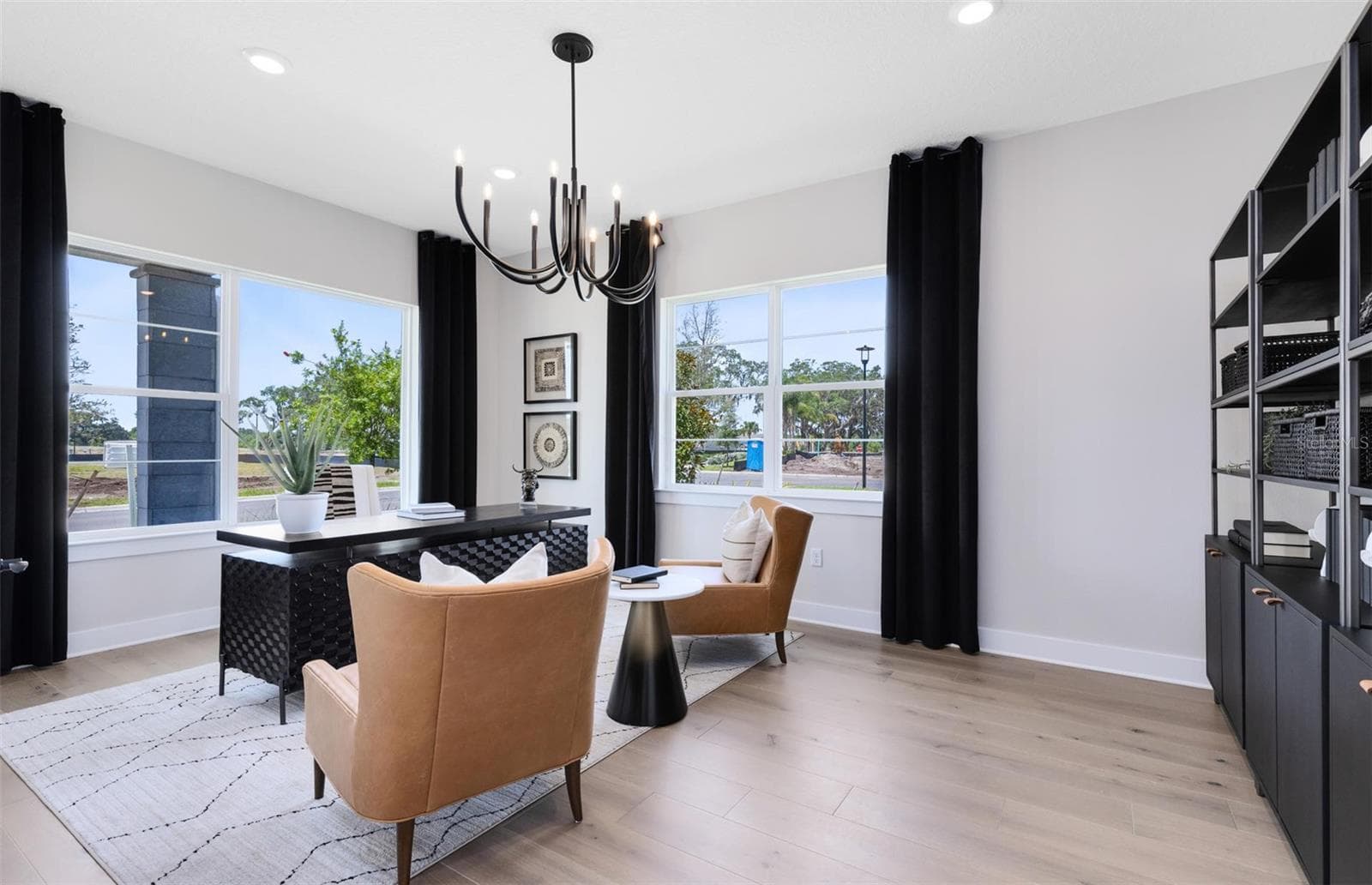 Actual home photo. Colors, finishes, textures and options may appear differently in person due to variations in monitors and viewing devices. - 16920 LONE OAK CIRCLE, ORLANDO