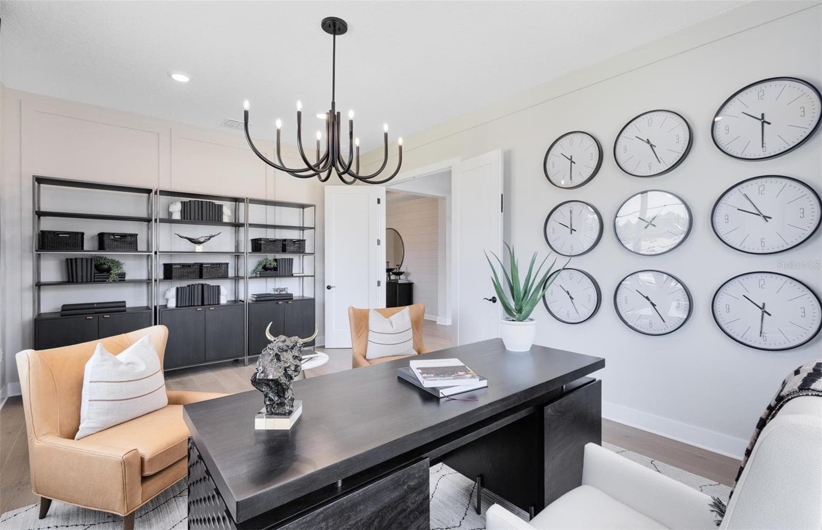Actual home photo. Colors, finishes, textures and options may appear differently in person due to variations in monitors and viewing devices. - 16920 LONE OAK CIRCLE, ORLANDO