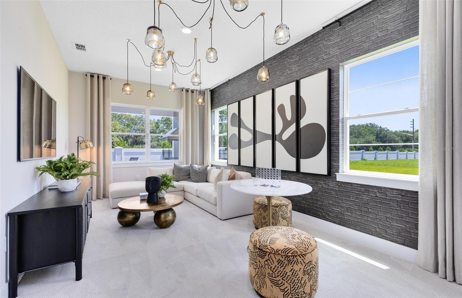 Actual home photo. Colors, finishes, textures and options may appear differently in person due to variations in monitors and viewing devices. - 16920 LONE OAK CIRCLE, ORLANDO