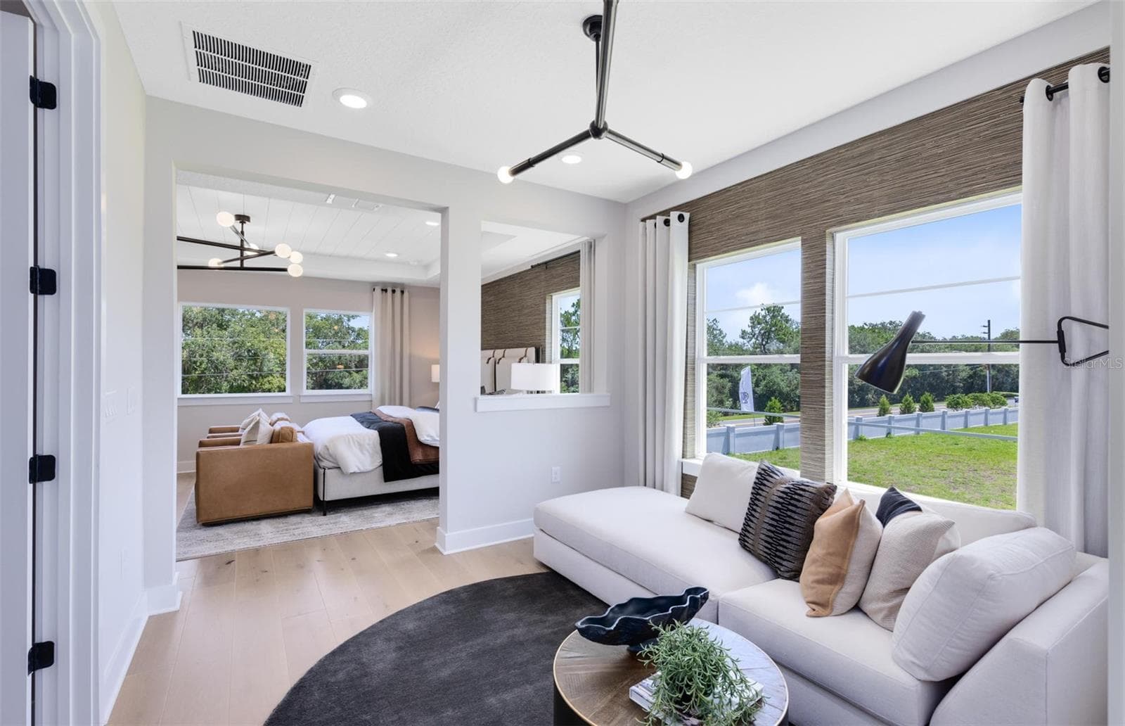 Actual home photo. Colors, finishes, textures and options may appear differently in person due to variations in monitors and viewing devices. - 16920 LONE OAK CIRCLE, ORLANDO