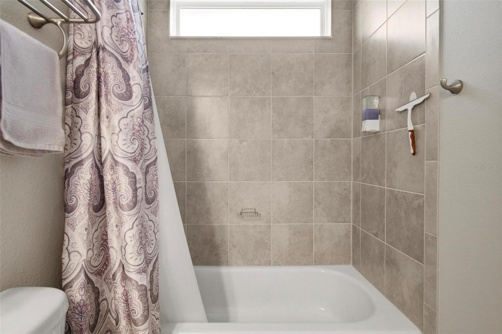 Hall bath - 7 TIDEWAY TRL, PALM COAST