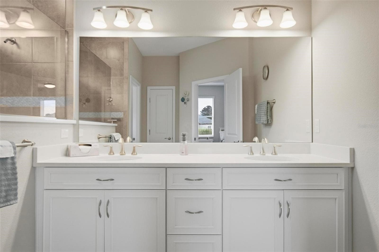 Double sinks - 7 TIDEWAY TRL, PALM COAST