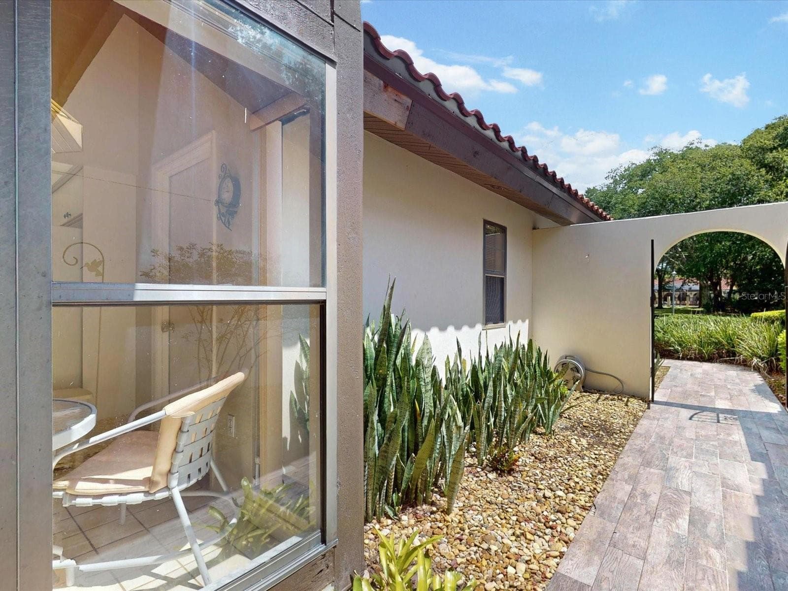 Generous sunlight for a comforting morning - 105 COVENTRY LN, HAINES CITY