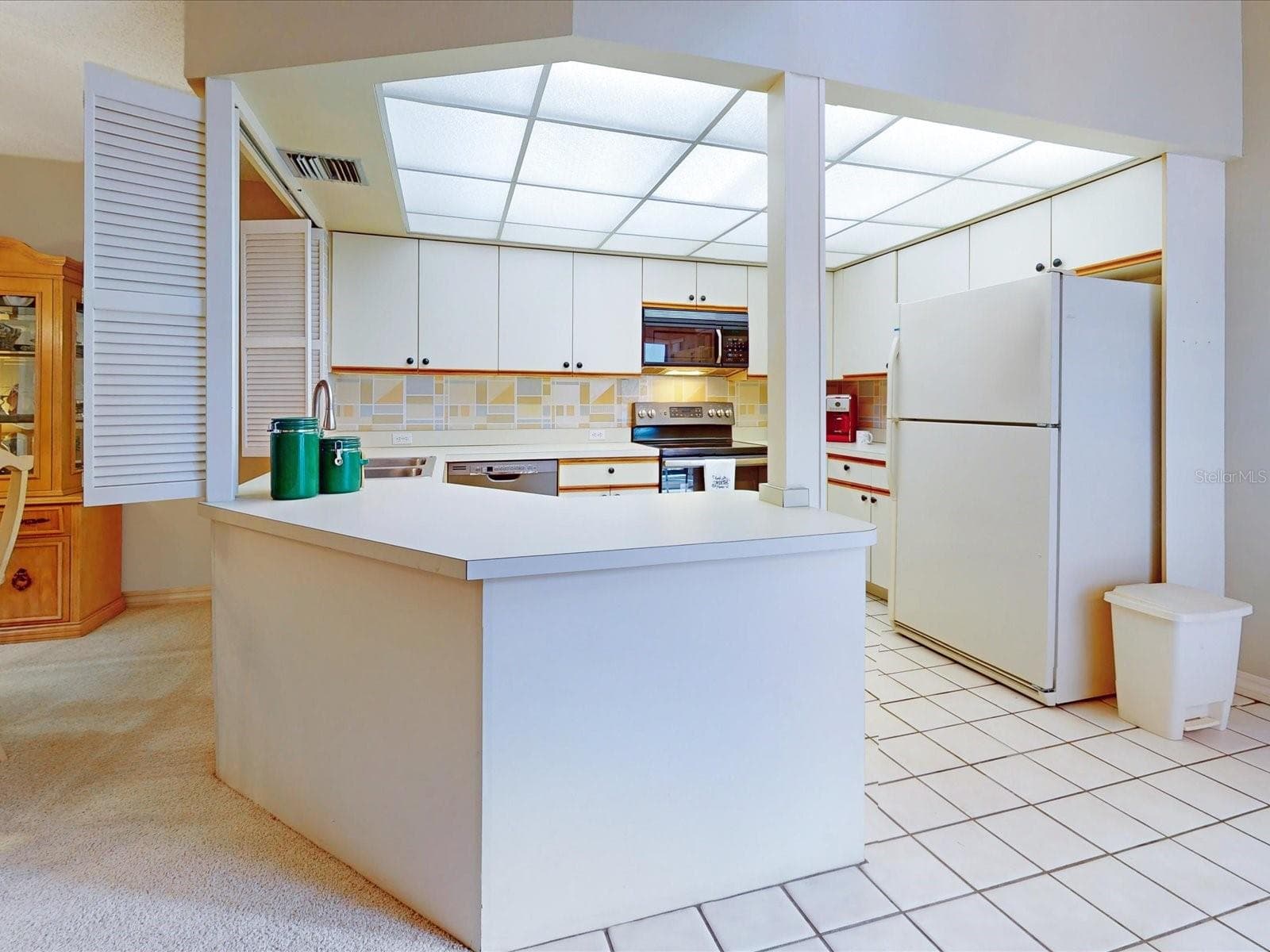 First view of the kitchen - 105 COVENTRY LN, HAINES CITY